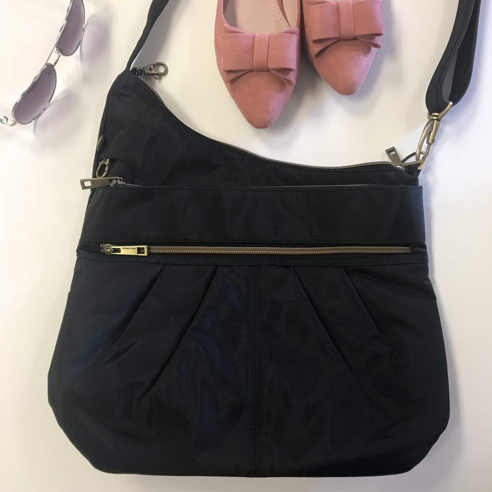 NWOT Black Travelon Anti-Theft Crossbody Bag